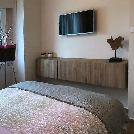Luxury On The Beachfront Διαμέρισμα *