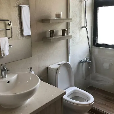 Luxury On The Beachfront * לימסול